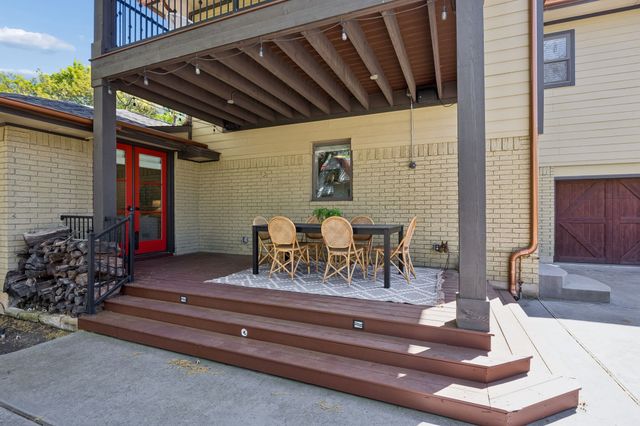 1572 Stemmons Avenue, Dallas, TX 75208