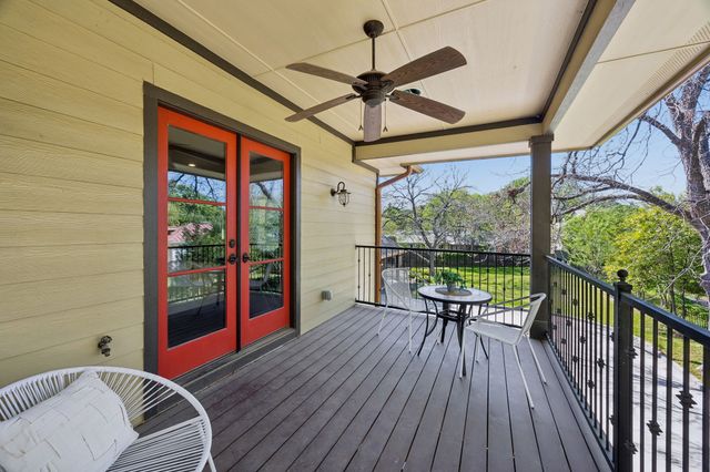 1572 Stemmons Avenue, Dallas, TX 75208