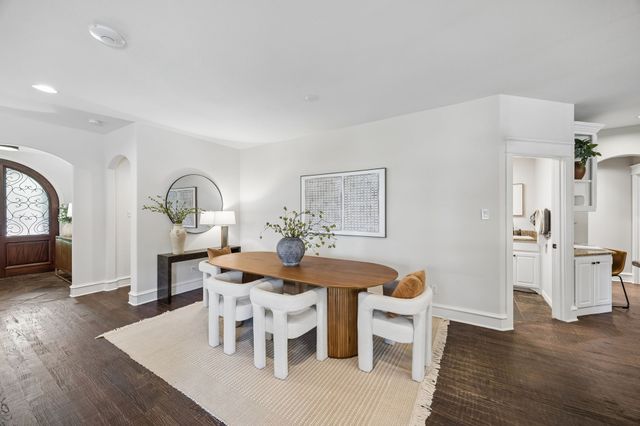 1572 Stemmons Avenue, Dallas, TX 75208