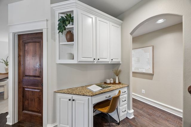 1572 Stemmons Avenue, Dallas, TX 75208