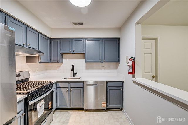 936 Waterford Drive, Edison, NJ 08817