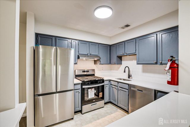 936 Waterford Drive, Edison, NJ 08817