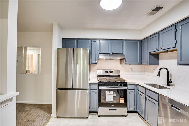 936 Waterford Drive, Edison, NJ 08817
