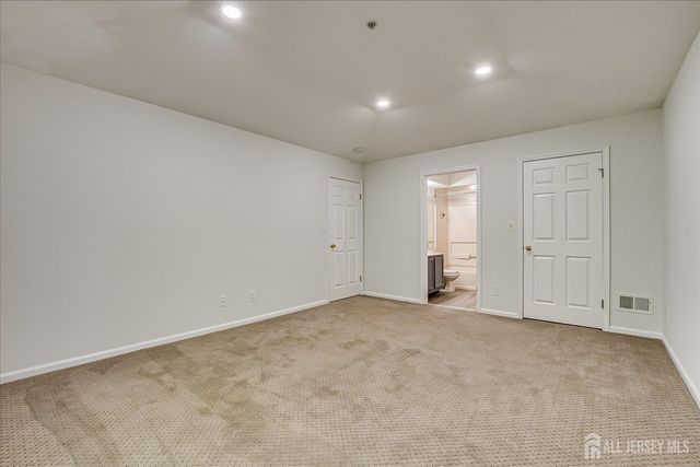 936 Waterford Drive, Edison, NJ 08817