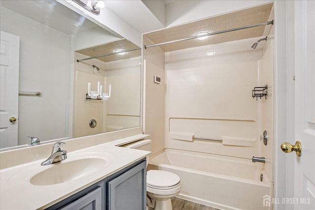 936 Waterford Drive, Edison, NJ 08817