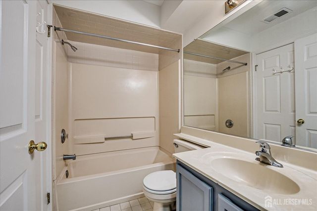 936 Waterford Drive, Edison, NJ 08817