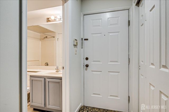 936 Waterford Drive, Edison, NJ 08817