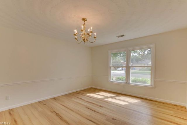 2637 N Elizabeth Harbor DR, Chesapeake, VA 23321