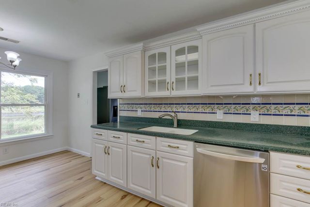 2637 N Elizabeth Harbor DR, Chesapeake, VA 23321