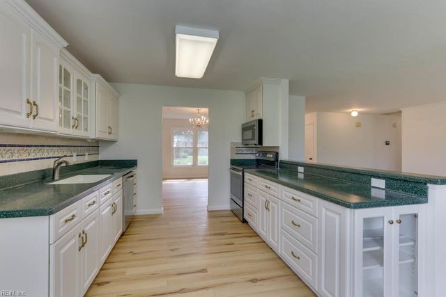 2637 N Elizabeth Harbor DR, Chesapeake, VA 23321