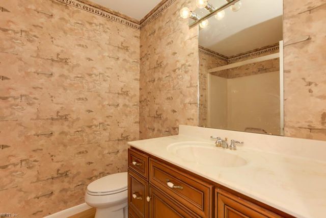 2637 N Elizabeth Harbor DR, Chesapeake, VA 23321