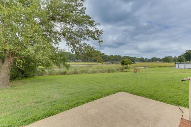 2637 N Elizabeth Harbor DR, Chesapeake, VA 23321