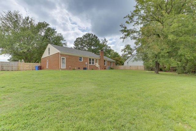 2637 N Elizabeth Harbor DR, Chesapeake, VA 23321