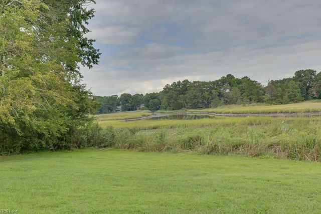 2637 N Elizabeth Harbor DR, Chesapeake, VA 23321