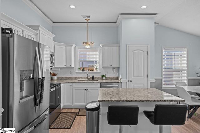 1366 Romany Court, Boiling Springs, SC 29316