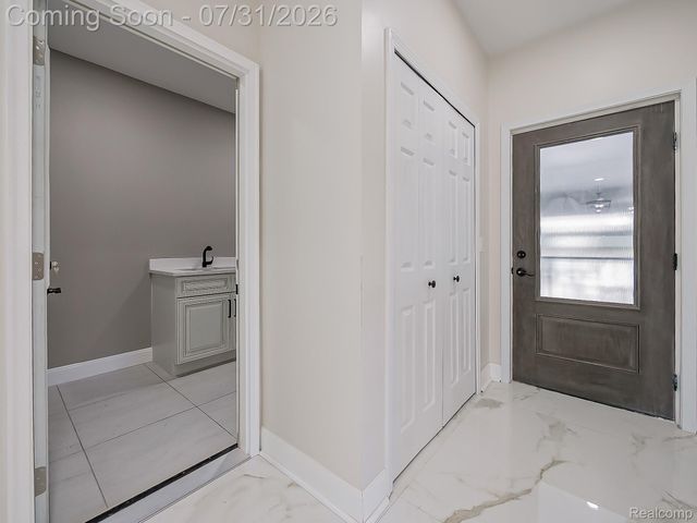 1683 Delta Drive, Troy, MI 48085