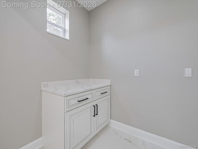 1683 Delta Drive, Troy, MI 48085