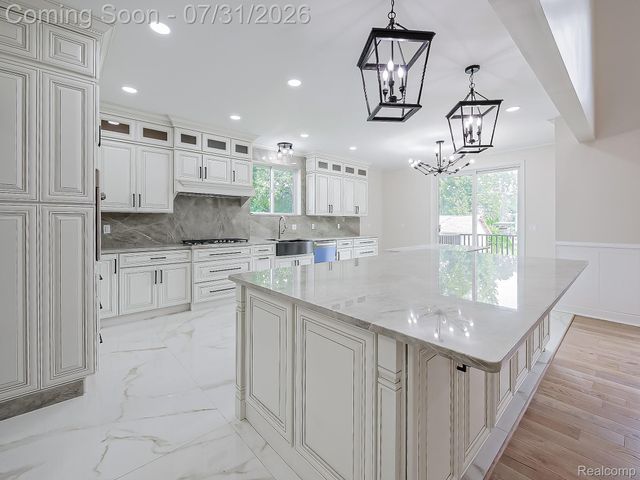 1683 Delta Drive, Troy, MI 48085