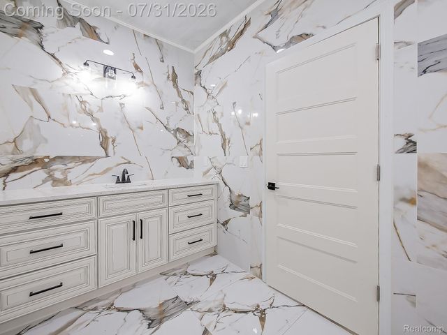 1683 Delta Drive, Troy, MI 48085