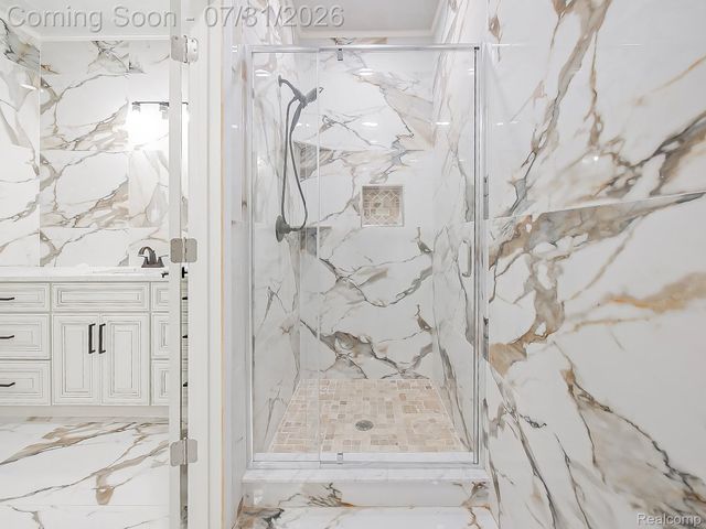 1683 Delta Drive, Troy, MI 48085