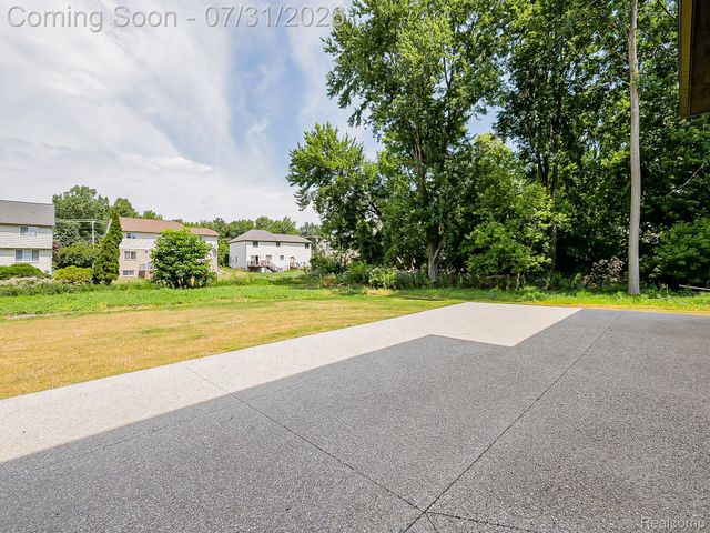 1683 Delta Drive, Troy, MI 48085