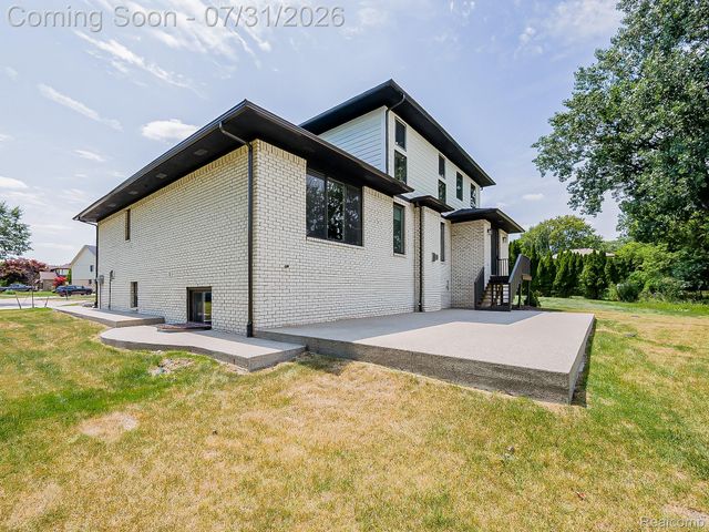 1683 Delta Drive, Troy, MI 48085