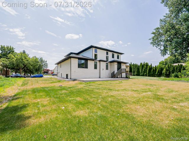 1683 Delta Drive, Troy, MI 48085