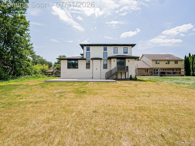 1683 Delta Drive, Troy, MI 48085