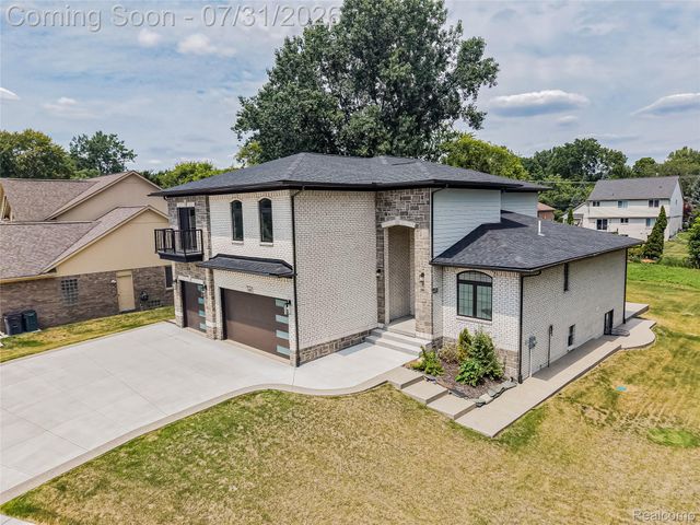1683 Delta Drive, Troy, MI 48085