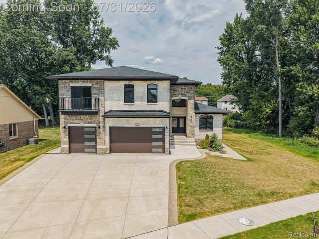 1683 Delta Drive, Troy, MI 48085