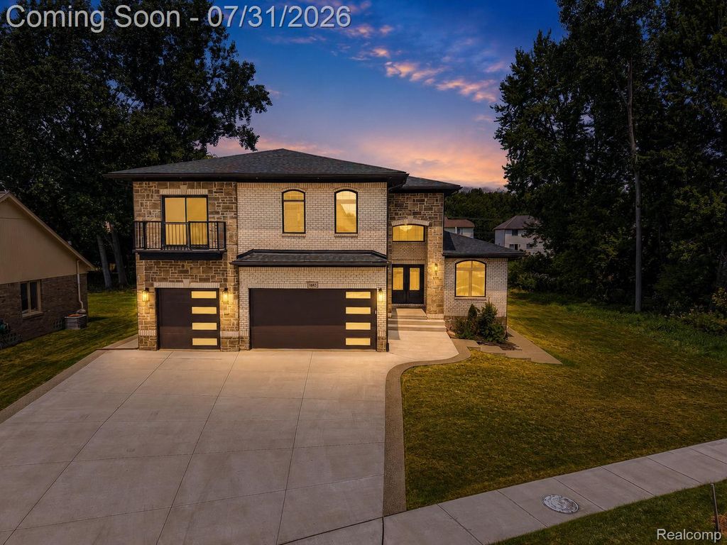 1683 Delta Drive, Troy, MI 48085