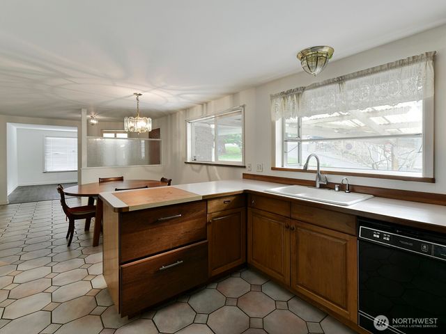 16107 81st Place NE, Kenmore, WA 98028