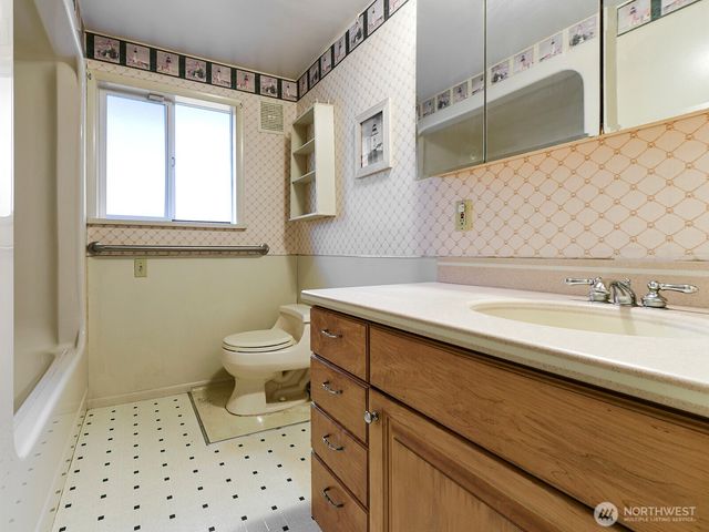 16107 81st Place NE, Kenmore, WA 98028