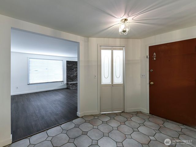 16107 81st Place NE, Kenmore, WA 98028