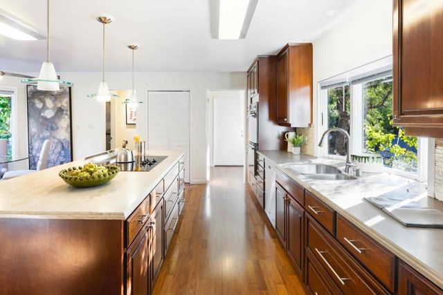 788 Ames Avenue, Palo Alto, CA 94303