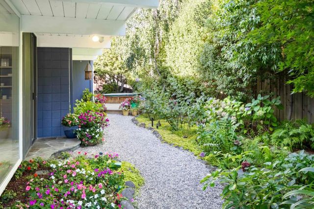 788 Ames Avenue, Palo Alto, CA 94303