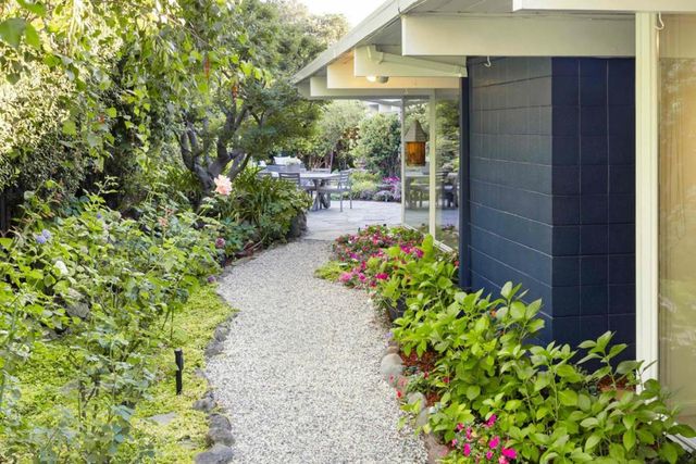 788 Ames Avenue, Palo Alto, CA 94303