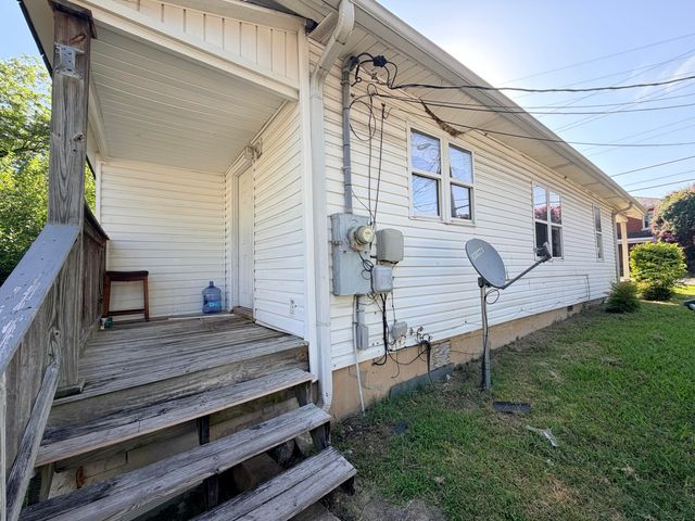 1111 S Willow Street, Chattanooga, TN 37404