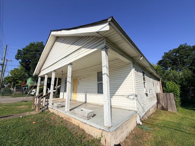 1111 S Willow Street, Chattanooga, TN 37404