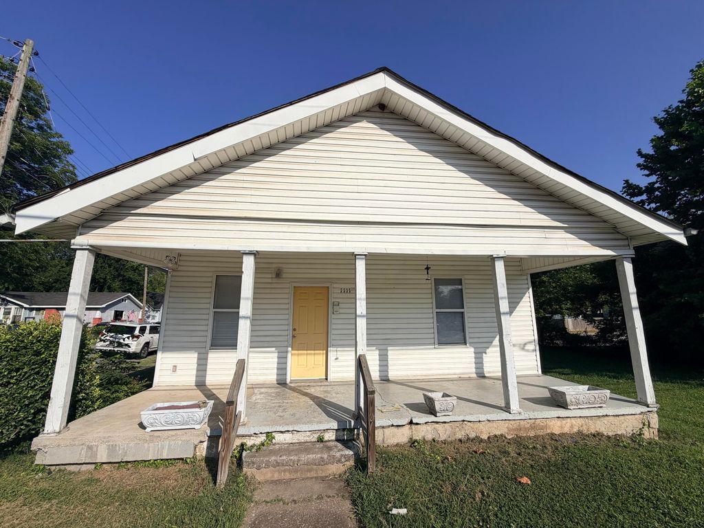 1111 S Willow Street, Chattanooga, TN 37404