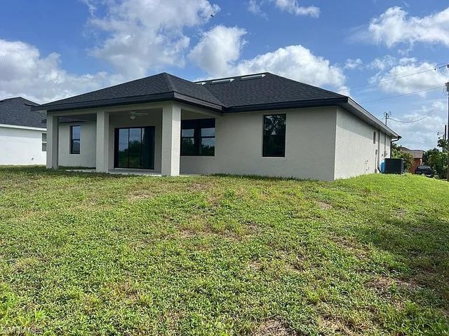 2904 24th ST W, Lehigh Acres, FL 33971