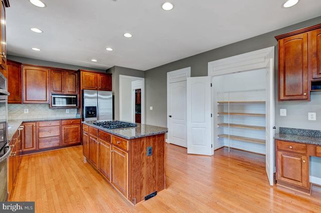 24188 SPRING MEADOW CIR, Aldie, VA 20105