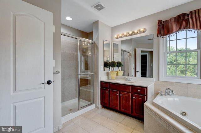 24188 SPRING MEADOW CIR, Aldie, VA 20105