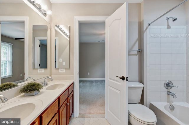 24188 SPRING MEADOW CIR, Aldie, VA 20105