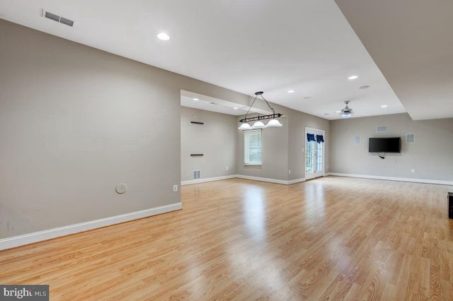 24188 SPRING MEADOW CIR, Aldie, VA 20105