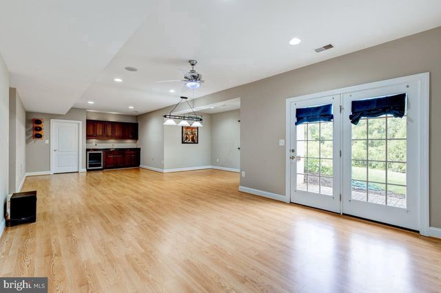 24188 SPRING MEADOW CIR, Aldie, VA 20105