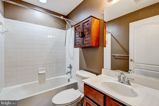 24188 SPRING MEADOW CIR, Aldie, VA 20105