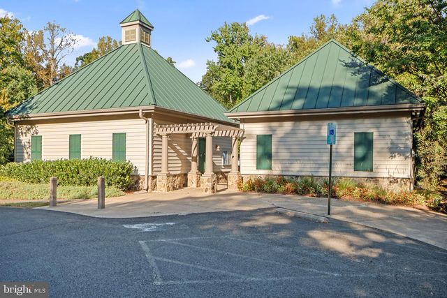 24188 SPRING MEADOW CIR, Aldie, VA 20105