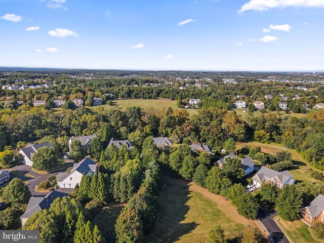 24188 SPRING MEADOW CIR, Aldie, VA 20105