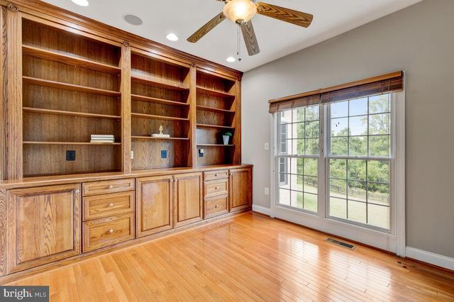 24188 SPRING MEADOW CIR, Aldie, VA 20105